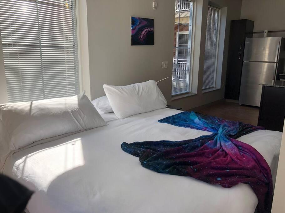 King Size Studio In Heart Of Downtown Columbus Extérieur photo