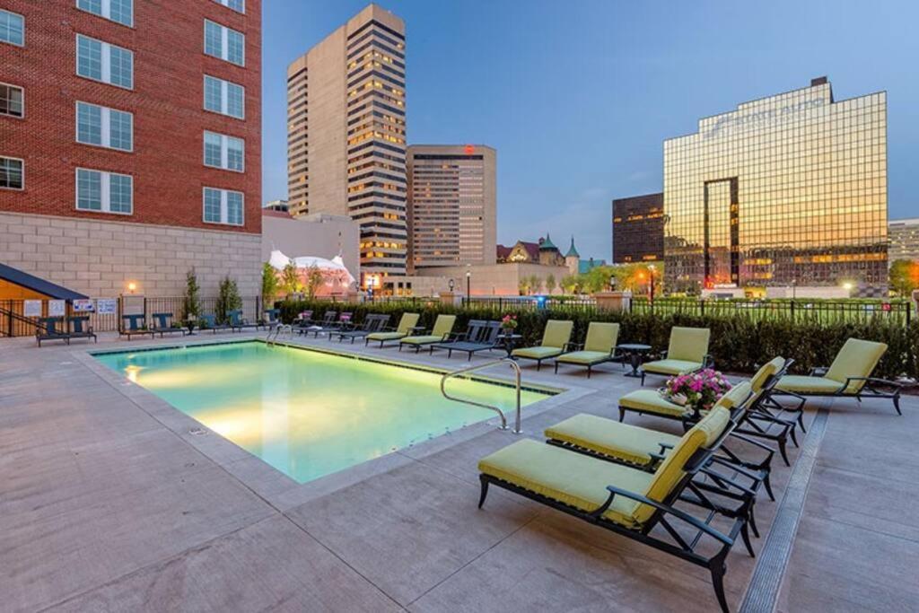 King Size Studio In Heart Of Downtown Columbus Extérieur photo